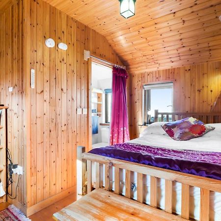 Seaside Log Cabin, Carna Villa Exterior foto